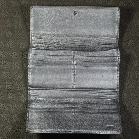 Coach Silver Leather Tri-Fold Flap Wallet Clutch - Picture 3 of 6